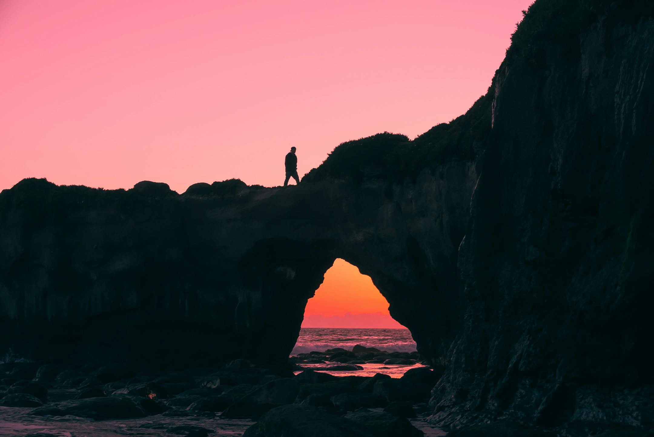 Homem-enfrentando-a-luz-do-sol